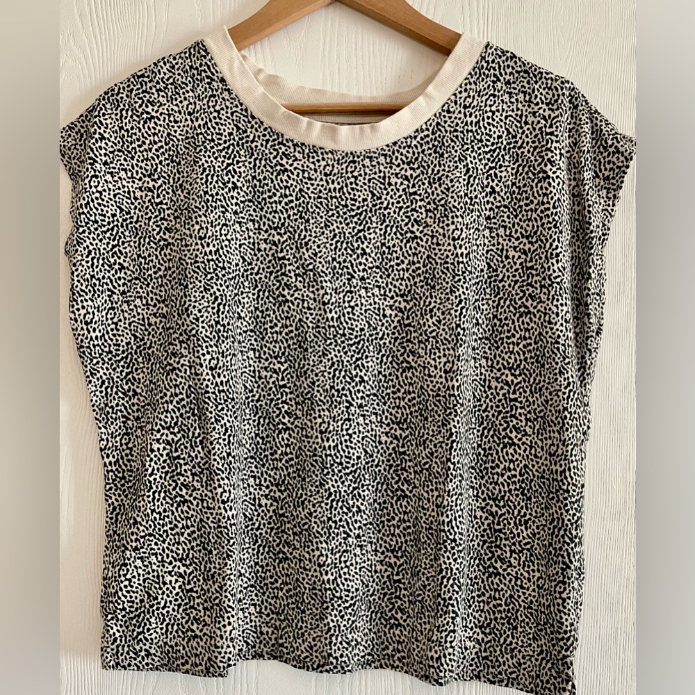 Leopard print short sleeve top